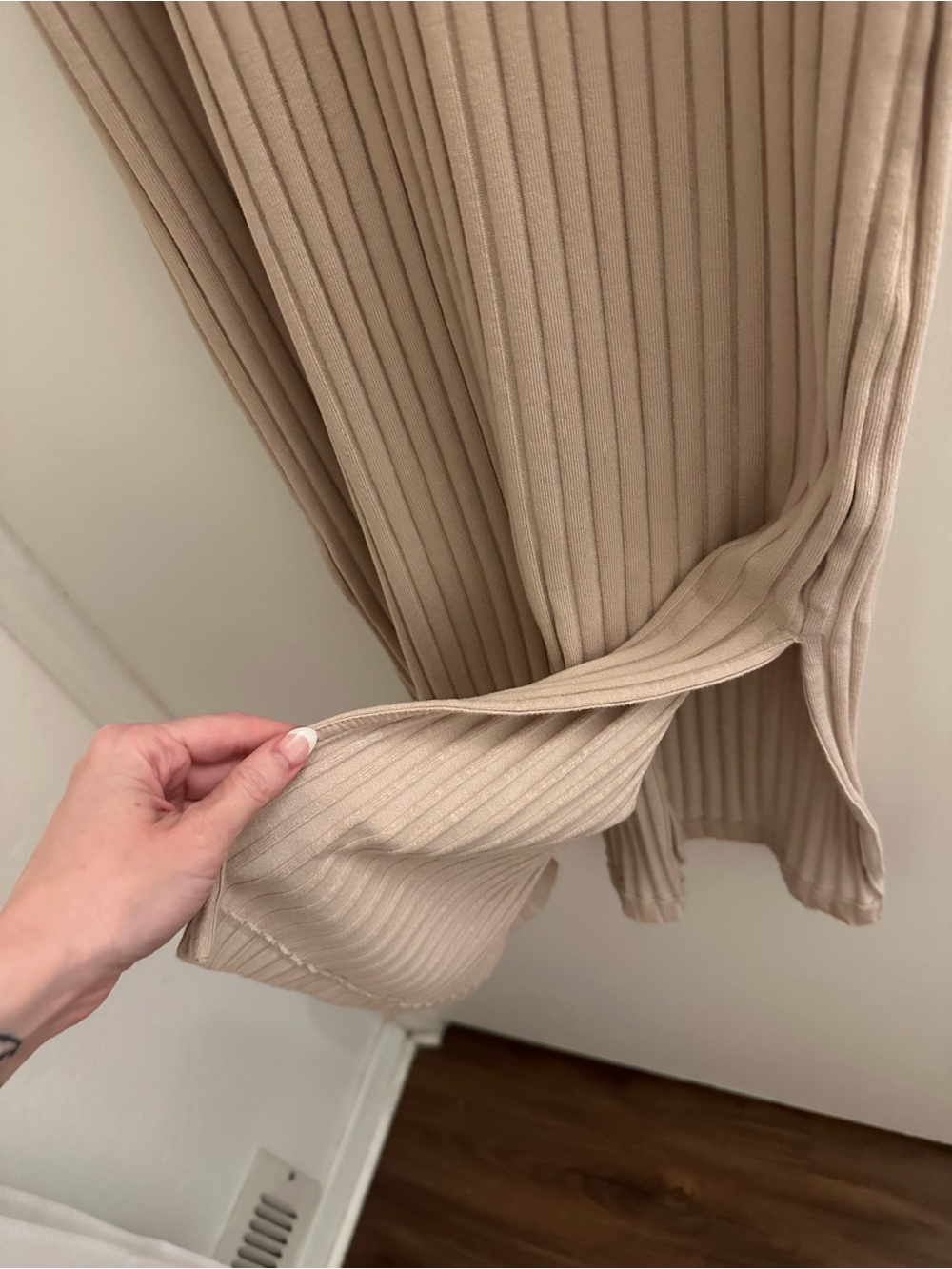 Old Navy Ribbed Midi Dress - Picture 3 of 4
